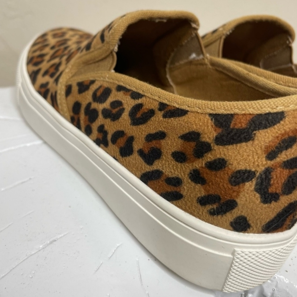 π£ Boutique by Corkys Leopard π Print Jungle Slip On Sneaker Size 7 π - Picture 5 of 9